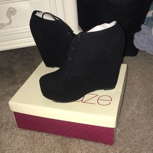 Lace up Platform Wedge Booties